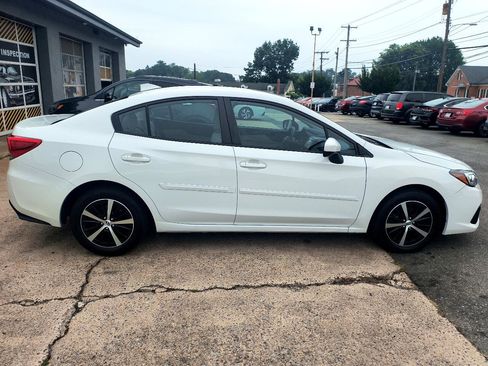 Used 2022 Subaru Impreza 2.0i Premium image 23