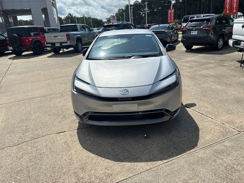 New 2026 Toyota Prius XLE FWD image 10
