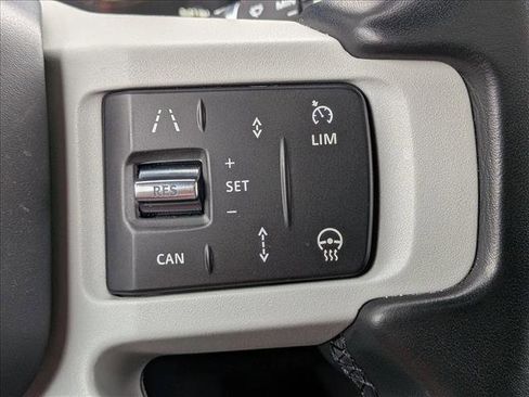 Used 2022 Land Rover Defender 110 X-Dynamic HSE image 16