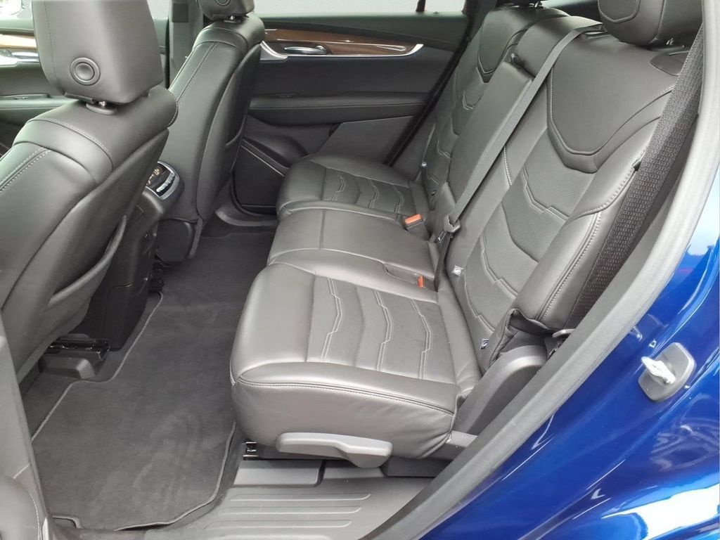 Used 2023 Cadillac XT6 Premium Luxury w/ Platinum Package AWD/4WD image 22