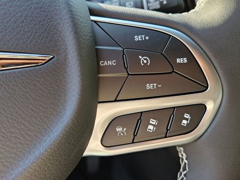 New 2026 Chrysler Pacifica Select image 25