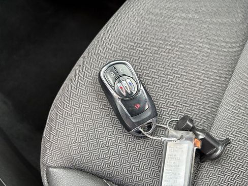 Used 2025 Buick Encore GX Preferred FWD image 21