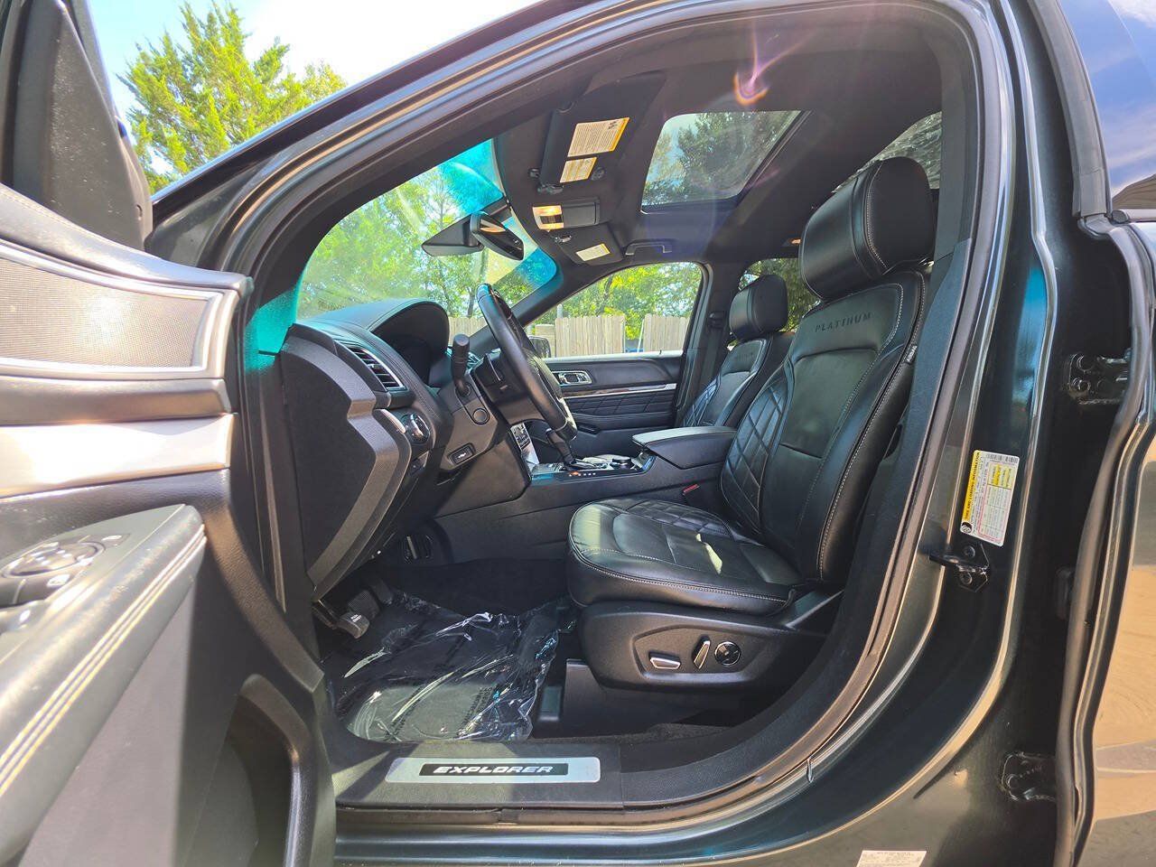 Used 2016 Ford Explorer Platinum AWD/4WD image 9