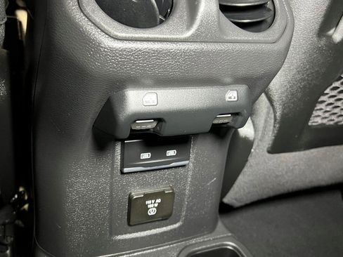 Used 2022 Jeep Wrangler Unlimited Rubicon w/ LED Lighting Group image 21