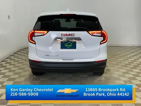 Certified 2022 GMC Terrain SLE w/ LPO, Floor Liner Package FWD image 5