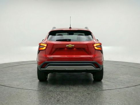 Used 2025 Chevrolet Trax LT image 7