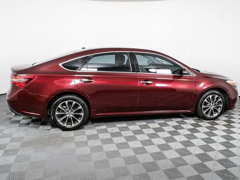 Used 2017 Toyota Avalon XLE image 25