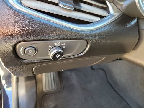 Used 2017 Chevrolet Malibu LT w/ Sport Package image 22