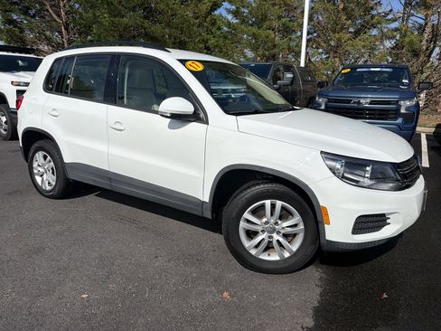 Used 2017 Volkswagen Tiguan S AWD/4WD image 2
