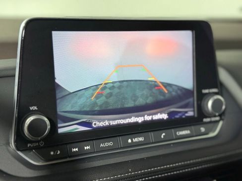 Used 2023 Nissan Rogue S AWD/4WD image 12
