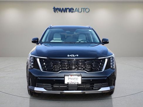 Used 2025 Kia Sorento S image 8