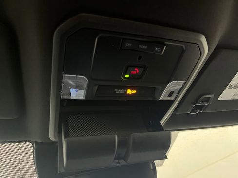 Used 2025 Toyota Tacoma SR5 image 79