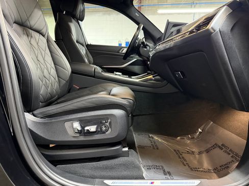 Used 2023 BMW X7 xDrive40i w/ Executive Package image 57