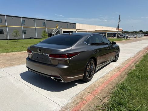 Used 2020 Lexus LS 500 w/ Accessory Package (Z2) RWD image 10