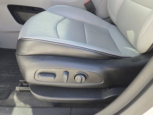 Used 2022 GMC Terrain SLT w/ Infotainment Package II image 27