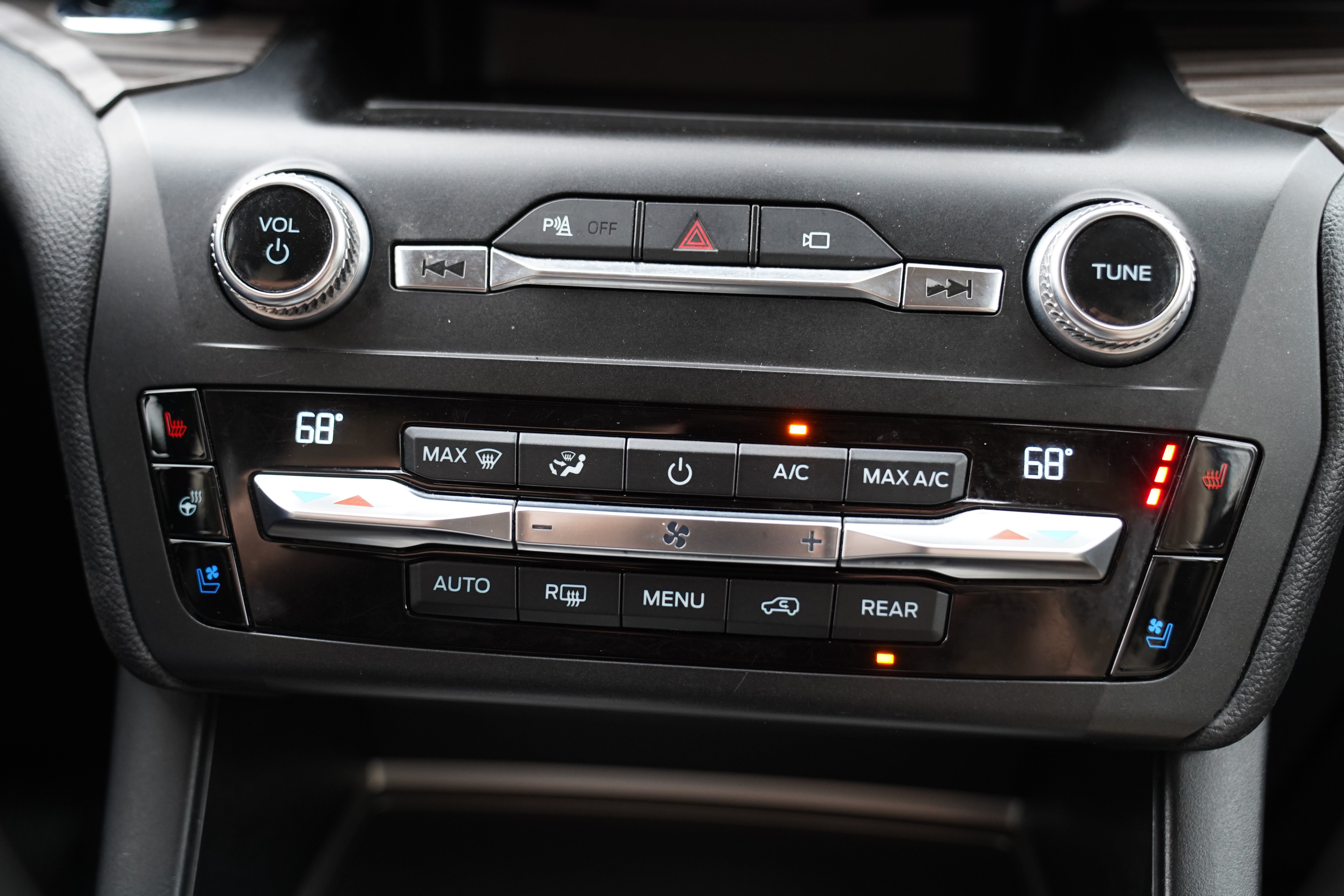 Used 2020 Ford Explorer Limited AWD/4WD image 32