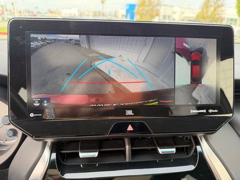 Used 2021 Toyota Venza Limited w/ Carpet Mat Package (TMS) image 23