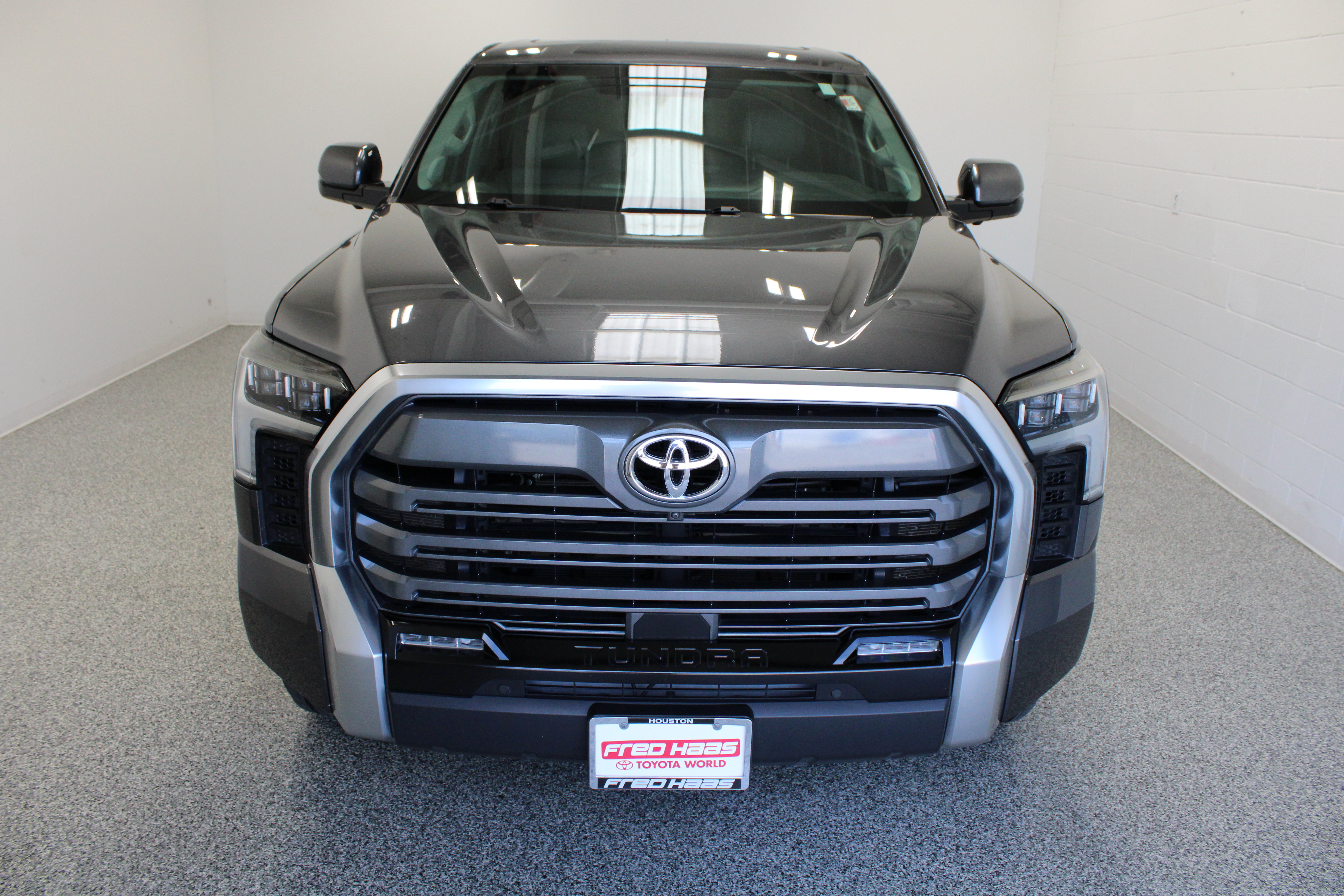 Used 2023 Toyota Tundra Limited AWD/4WD image 3