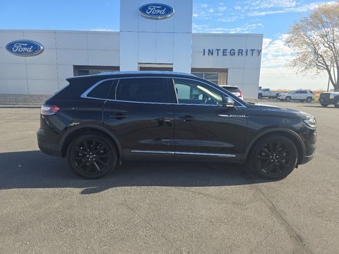 Used 2022 Lincoln Nautilus Reserve w/ Equipment Group 201A image 8