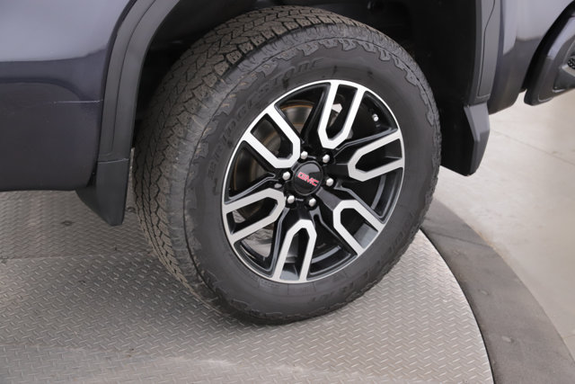 Used 2024 GMC Sierra 1500 AT4 w/ Technology Package AWD/4WD image 14