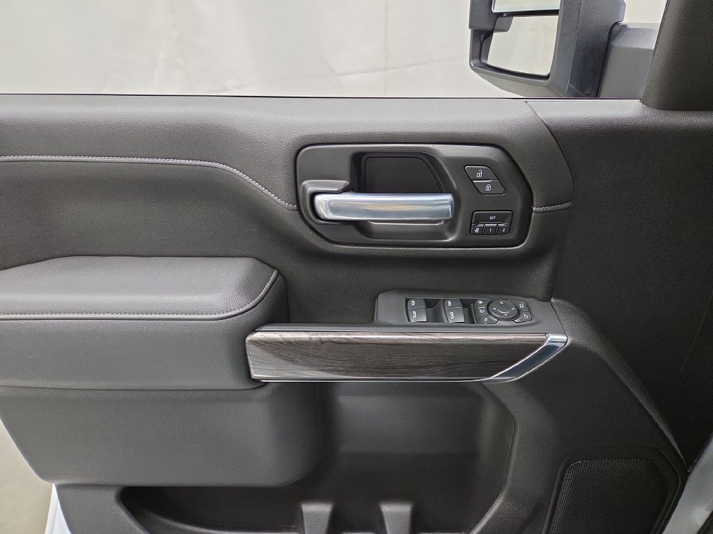 Used 2021 Chevrolet Silverado 2500 LTZ AWD/4WD image 21