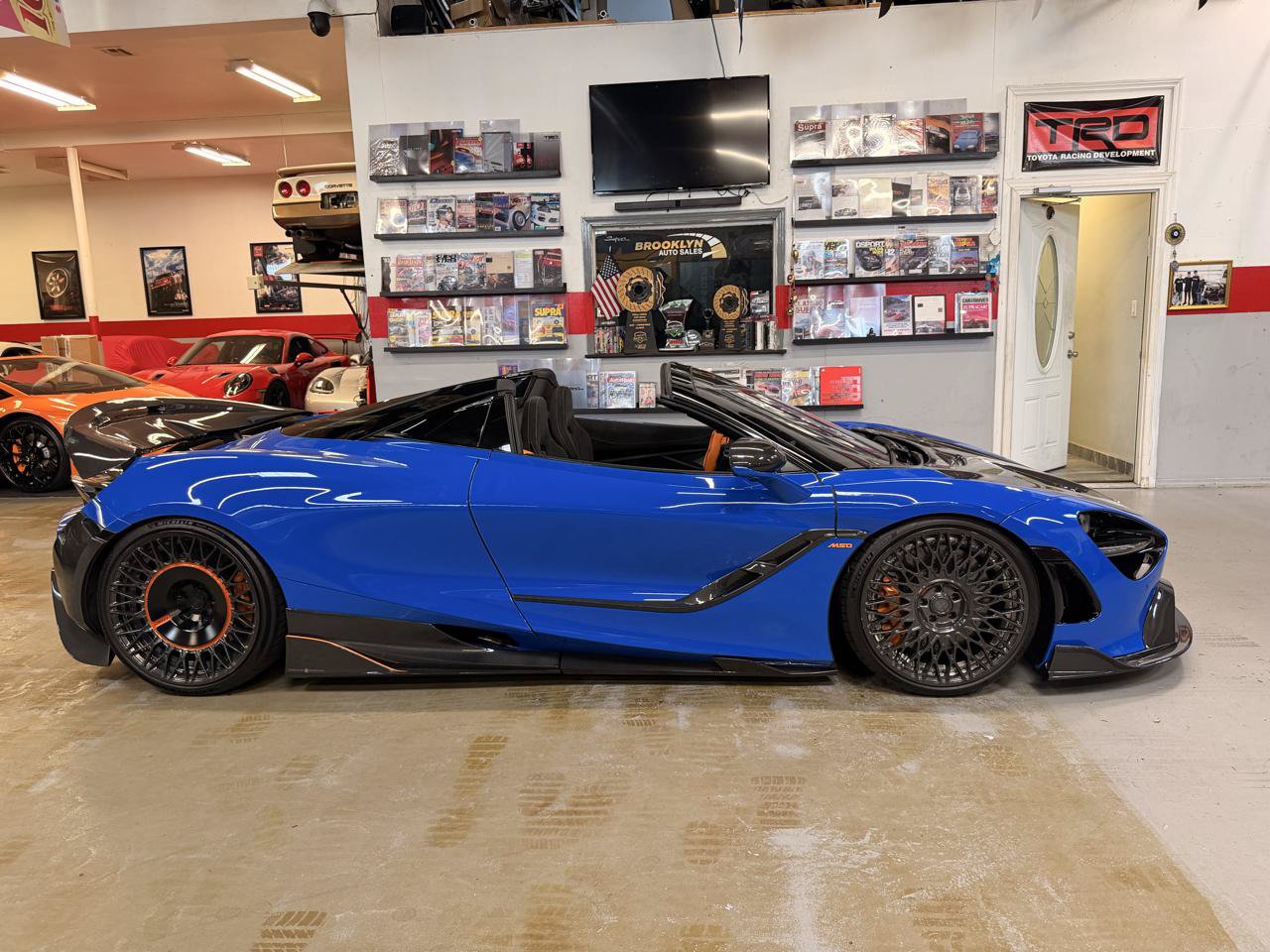 Used 2022 McLaren 720S Performance RWD image 4