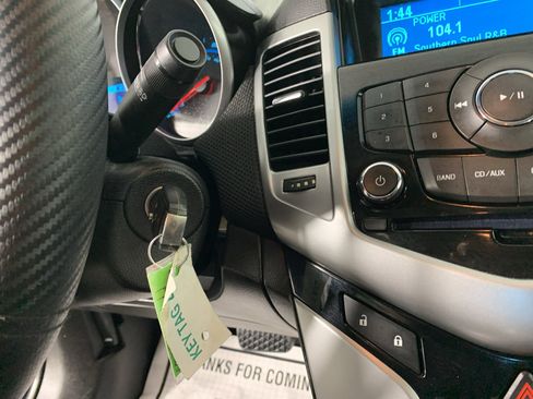 Used 2014 Chevrolet Cruze LT image 18