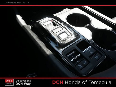 Certified 2024 Honda Pilot Touring image 11