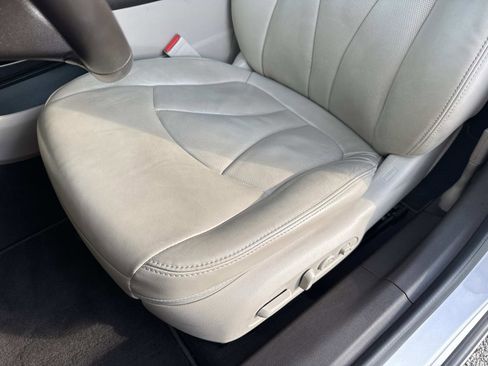 Used 2017 Buick LaCrosse Premium w/ Driver Confidence Package #2 image 19