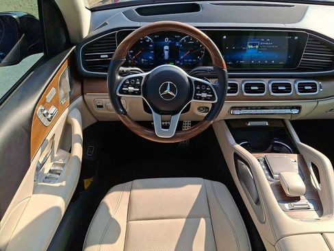 Used 2022 Mercedes-Benz GLS 450 4MATIC image 11