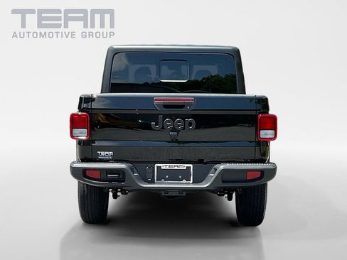 New 2025 Jeep Gladiator Sport image 6