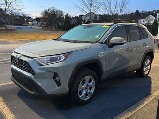 Used 2021 Toyota RAV4 XLE w/ Convenience Package video 1