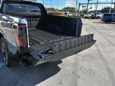 New 2025 GMC Sierra EV Denali AWD/4WD image 17