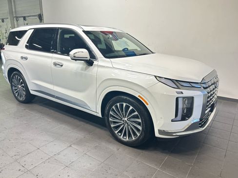 Used 2025 Hyundai Palisade Calligraphy AWD/4WD image 2