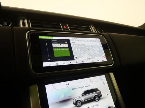 Used 2020 Land Rover Range Rover HSE image 18