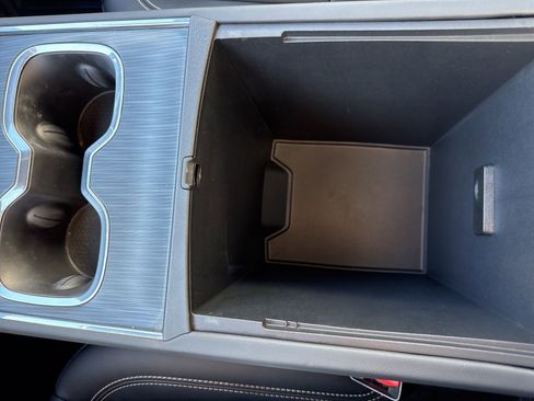 Used 2024 GMC Acadia Elevation w/ Luxury Package image 25