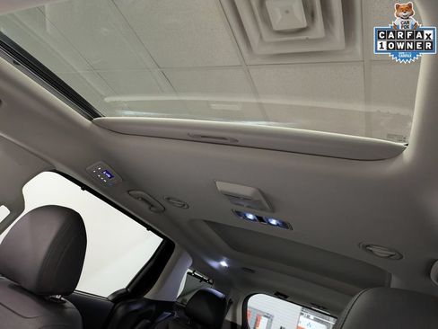 Certified 2024 Kia Carnival SX Prestige FWD image 22