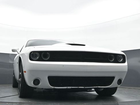 Used 2019 Dodge Challenger R/T w/ Driver Convenience Group RWD image 41