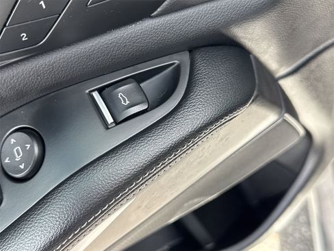 Used 2022 BMW X5 sDrive40i w/ Premium Package image 18