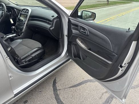 Used 2015 Chevrolet Malibu LT FWD image 19