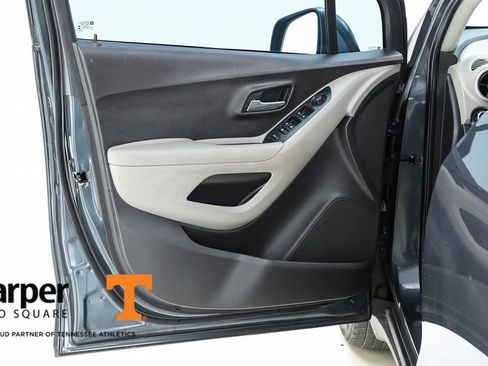 Used 2016 Chevrolet Trax LT FWD image 18