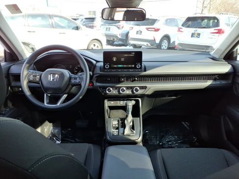 Used 2024 Honda CR-V EX image 6