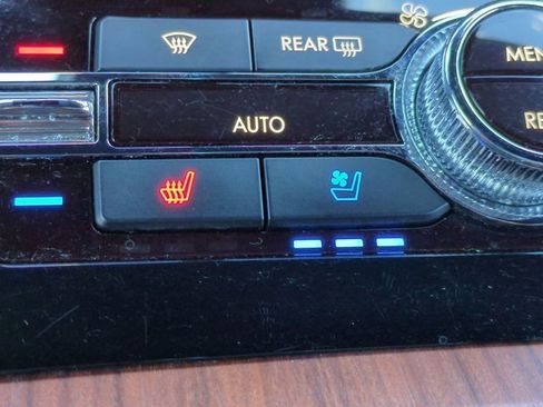 Used 2024 Lincoln Navigator L Premiere image 24