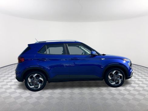 Used 2024 Hyundai Venue Limited FWD image 4