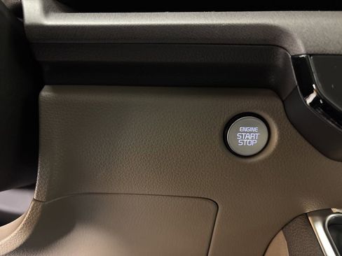 New 2026 Kia Carnival EX image 22