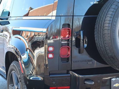 Used 2023 Land Rover Defender 90 X-Dynamic SE image 35