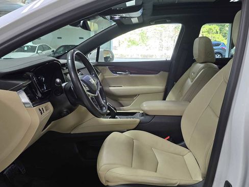 Used 2018 Cadillac XT5 Luxury w/ Driver Awareness Package image 20