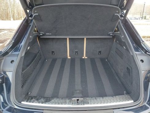 Used 2023 Porsche Cayenne Platinum Edition image 25