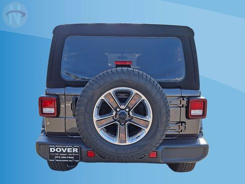 Certified 2022 Jeep Wrangler Unlimited Sahara w/ Cold Weather Group AWD/4WD image 15
