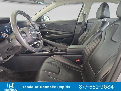Used 2025 Hyundai Elantra Limited FWD image 10